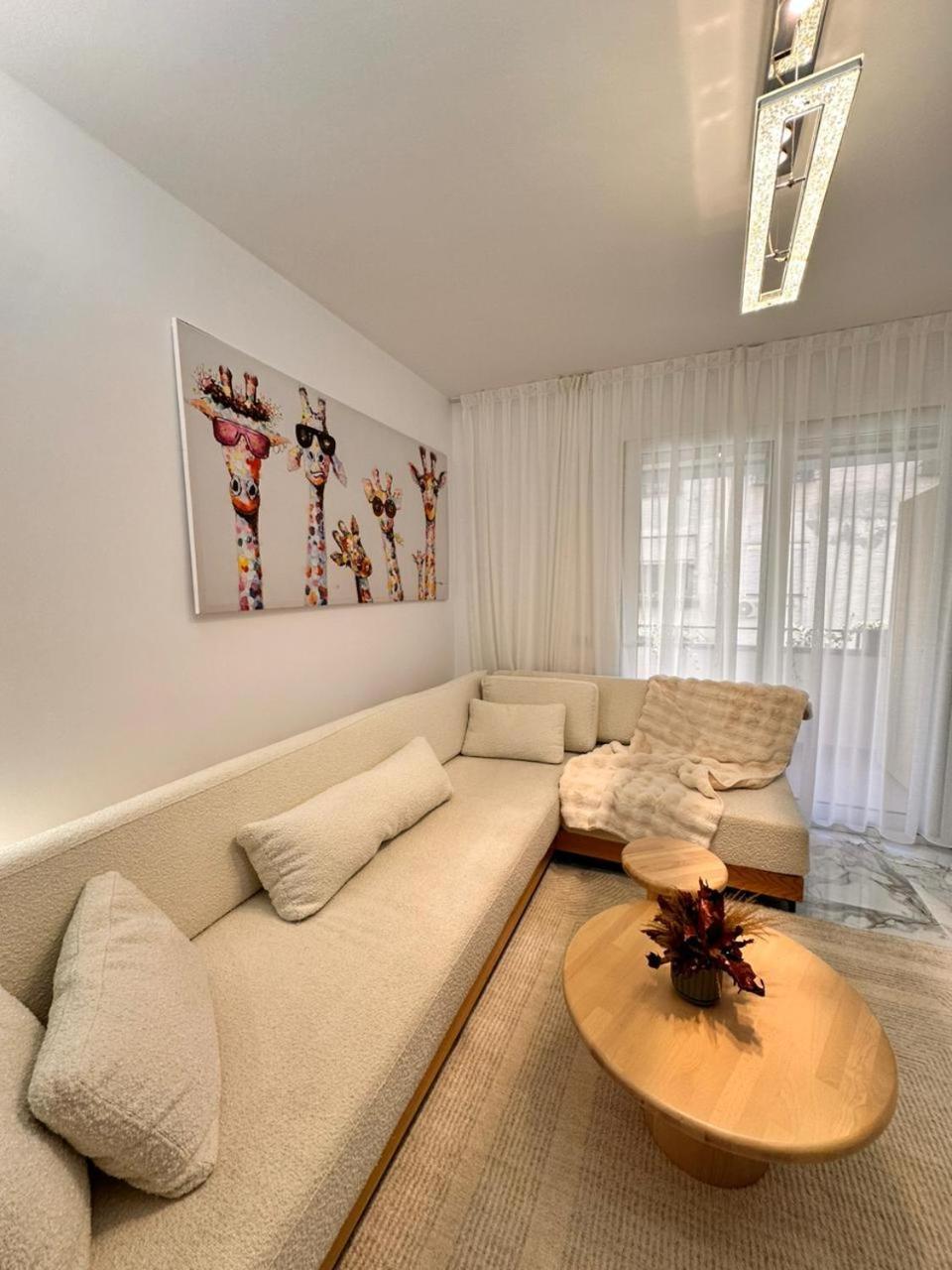 Agate City Center Apartment Tirana Zewnętrze zdjęcie